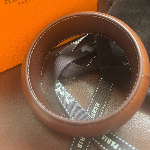 🌺🌺 💯 Authentic Hermès Vintage Astral Bracelet Crafted in Barenia Leather🌺🌺 - Picture 4 of 10